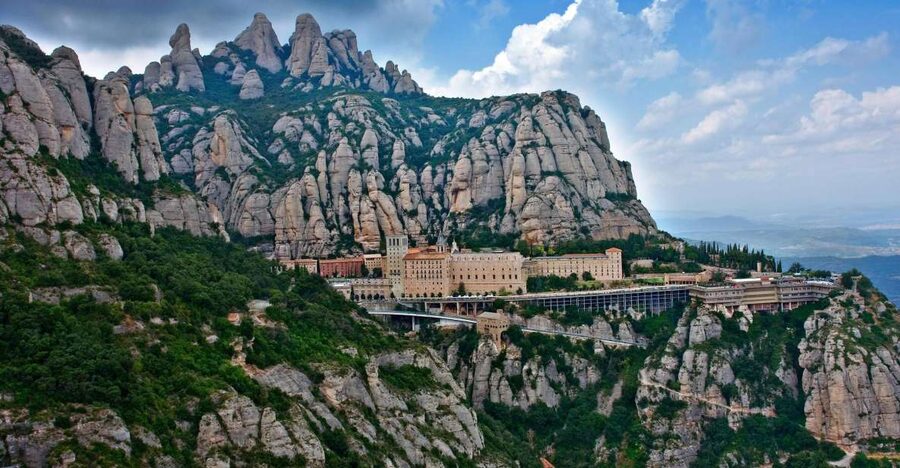 Montserrat: Morning or Afternoon Half-Day Trip with Pickup - Barcelona to Montserrat: a 5-hour half-day that actually works