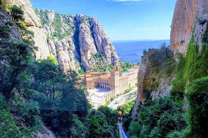 Montserrat Private Tour by Train from Barcelona - Returning to Barcelona: easier logistics, less mental fatigue