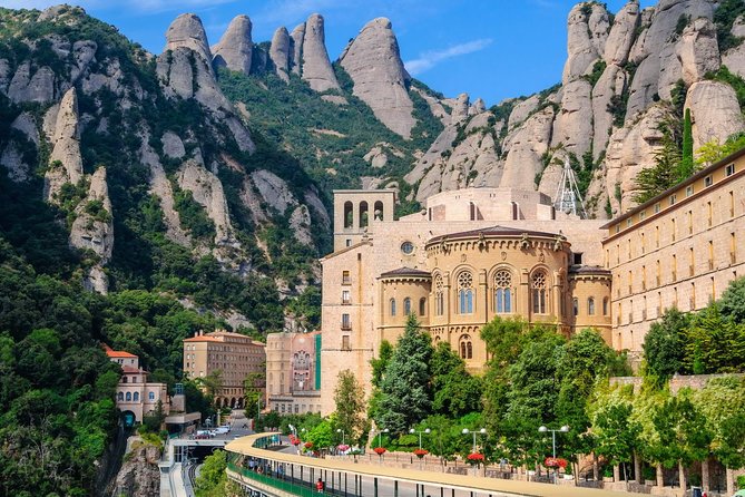 Montserrat Private Tour from Barcelona with Pick-up - Abadia de Montserrat: the walking tour part that makes it click