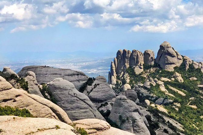 Montserrat Private Tour from Barcelona with Pick-up - The Santa Maria Basilica and the Escolania boys choir: your timing rules