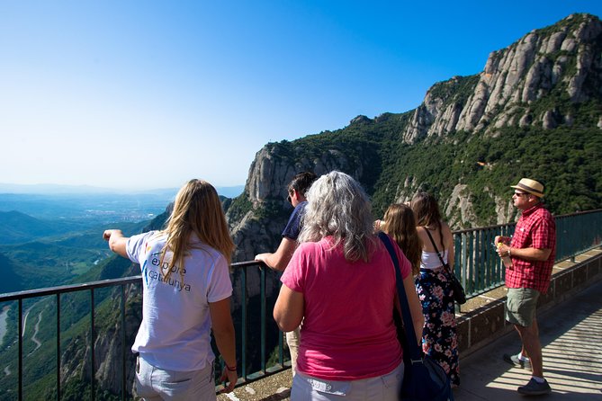 Montserrat & Winery Visit Tour with Traditional Farmhouse Lunch - The Traditional Farmhouse Lunch (and Why It Can Be the Day’s Comfort Moment)