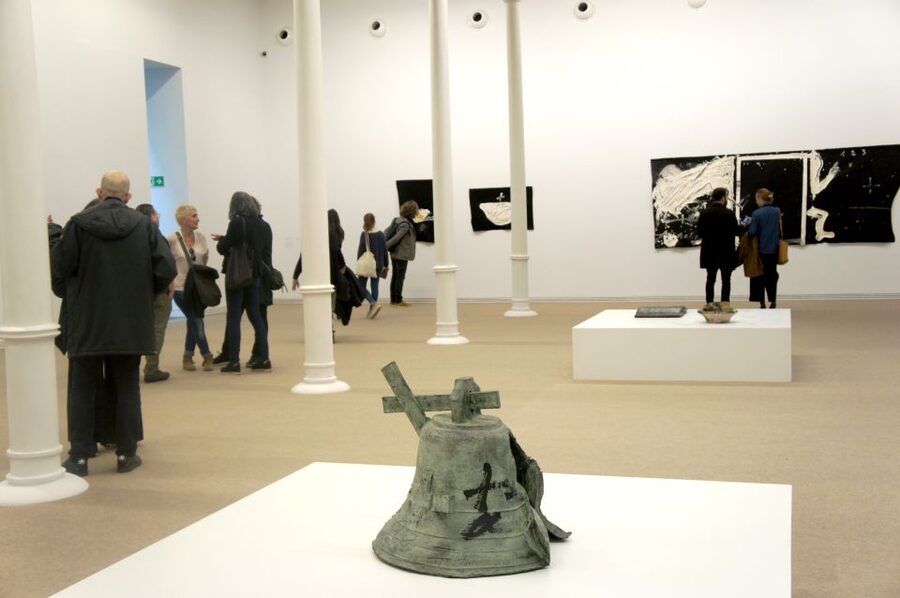 Museu Tàpies Barcelona – Ticket & Art Exhibitions - Temporary exhibitions: what to prioritize on your visit