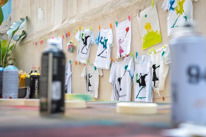 Museum Entrance with Stencil Art Workshop and Spray - Group Size, Language, and Practical Comfort