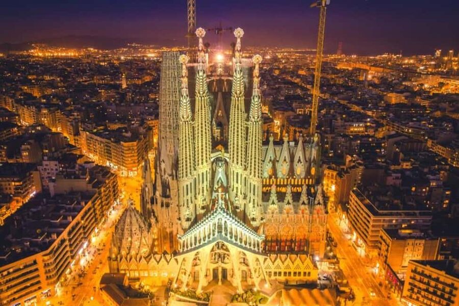 Official Sagrada Familia Guided Tour with Tower Access - Key points that make this tour worth it