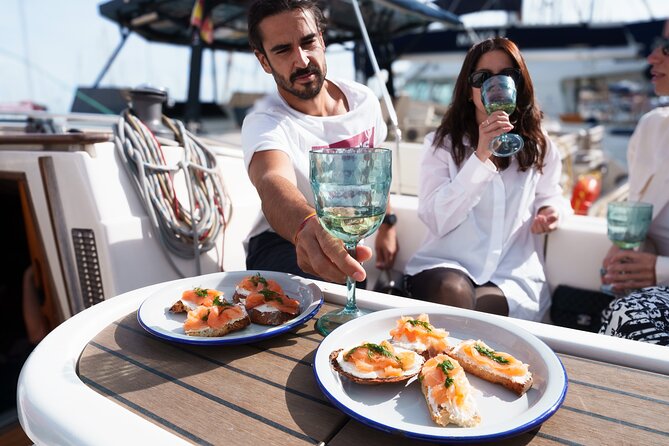 Oyster Odyssey Barcelona's Premier Sailing and Seafood Adventure - Port Olimpic Start: Fast Access and a Calm Boarding Scene
