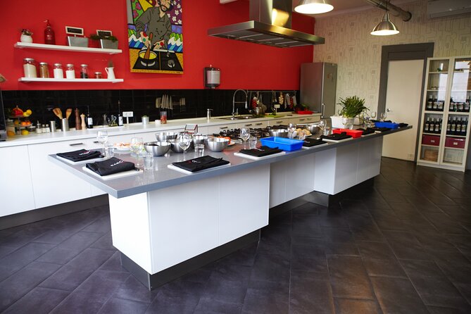 Paella Class & Bottomless Wine: Las Ramblas Views - Who this class is best for (and who should think twice)