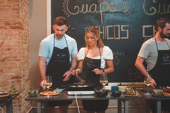 Paella Experience and Bottomless Wine in Barcelona - Key highlights worth planning around