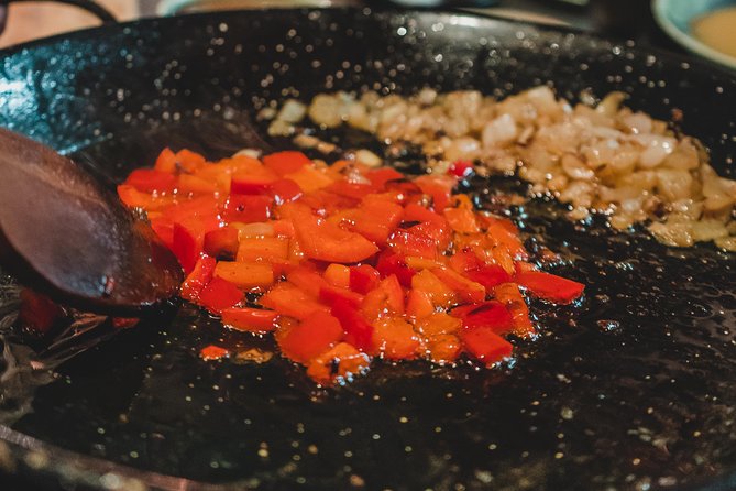 Paella Experience and Bottomless Wine in Barcelona - Vegetarian and Vegan Options: Ask Early and Stay Specific