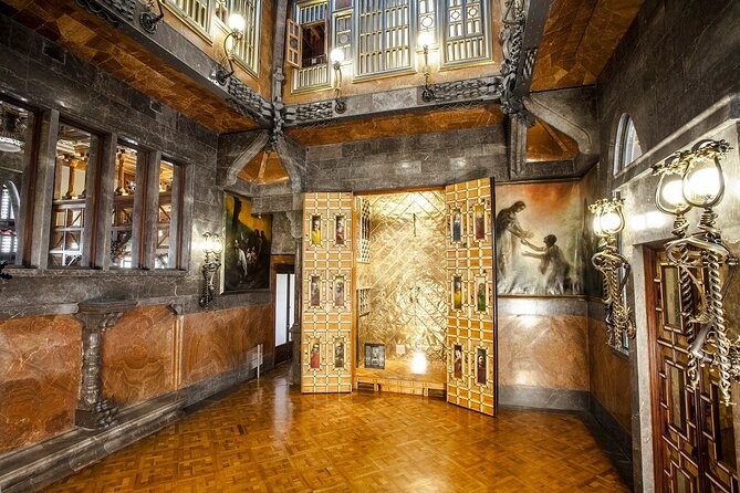 Palau Guell by Gaudi with Audio Guide in Barcelona - How the self-paced audio guide works in real life