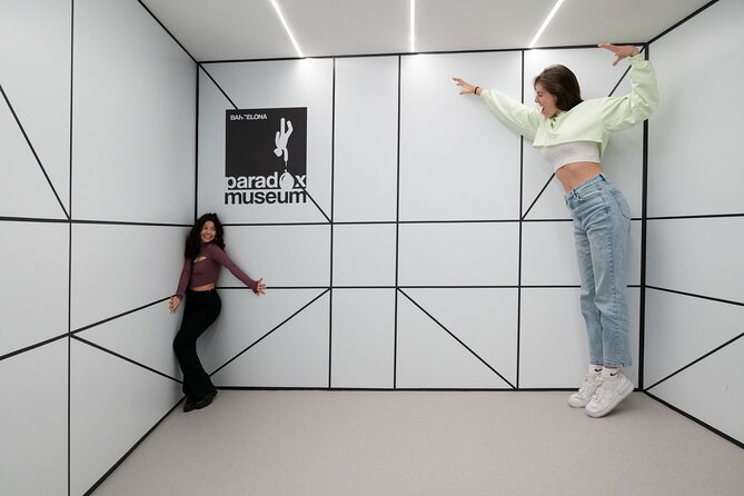 Paradox Museum Barcelona - The value of $19.55: short time, real participation