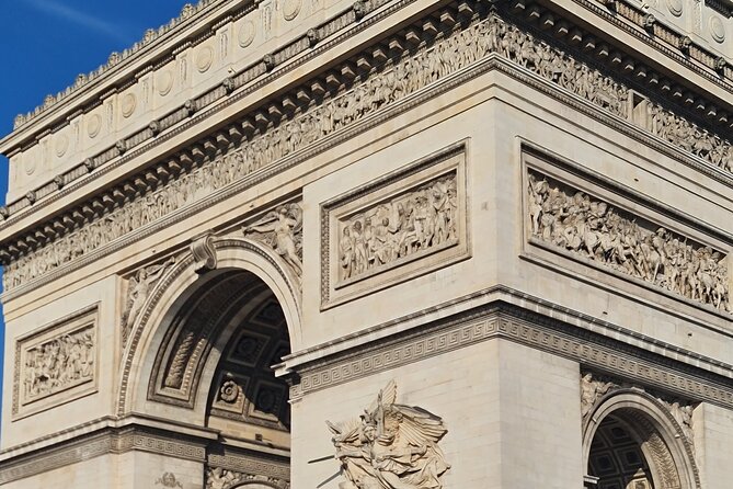 Paris Green Ride - Stop 1: Eiffel Tower for an hour of photos and breathing room