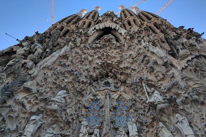 Park Guell and Sagrada Familia, Gaudí's Masterpieces Private Tour - Sagrada Familia: Timed Entry Helps You See More Than the Queue