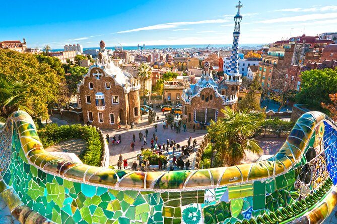 Park Guell Guided Group Tour with Optional Sagrada Familia - Park Güell with a guide: why this works