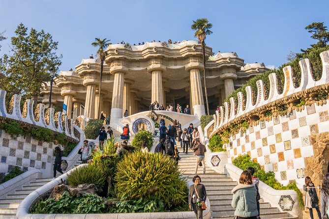 Park Guell Private Guided Tour With a Five Stars Tour Guide - Where to meet in Barcelona (and how not to get lost)