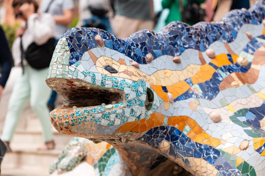 Park Güell & Sagrada Familia Tour - Park Güell: fast-track morning time and how to watch for the details