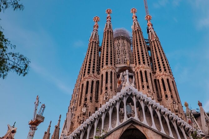 Photo Walking Tour Sagrada Familia and Gaudí in Barcelona - Passing Casa Comalat and Palau Malaya: secrets you can spot without a ticket