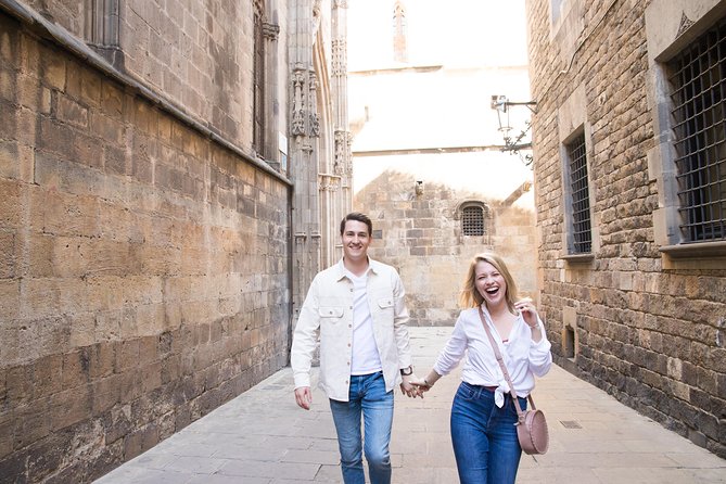 Photoshoot tour in Barcelona Secret Corners - Meeting Point Reality Check: What to Bring and How to Dress