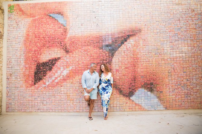 Photoshoot tour in Barcelona Secret Corners - Photo Results You Can Count On: High-Res Images, Basic Retouch, and Email Delivery