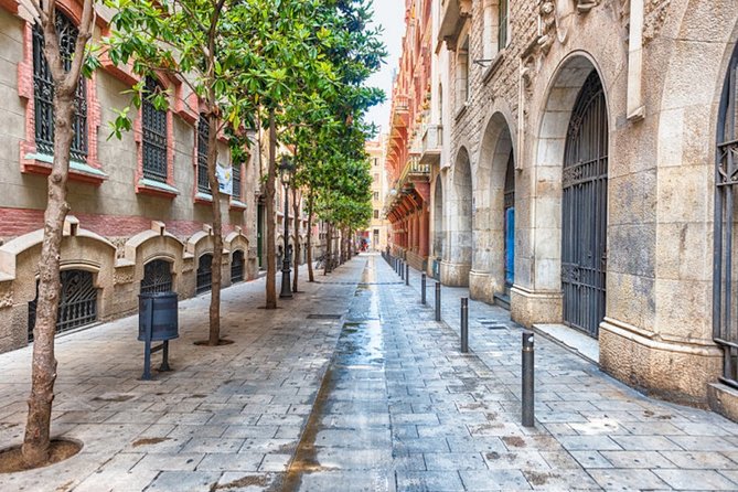 Picasso in Barcelona Max 6 People Walk El Born and Picasso Museum - Should you book Picasso in Barcelona with a max of six?