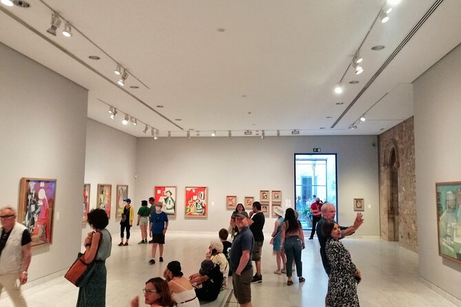 Picasso Museum and Walking Tour Plus Optional Wine & Food Tasting - The guided ending: you leave the walk at the Picasso Museum