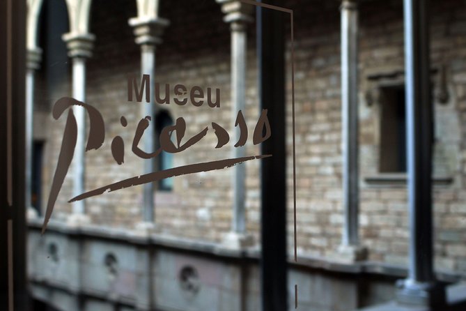 Picasso Museum Guided Tour in Barcelona - Why Museu Picasso with a guide feels smarter