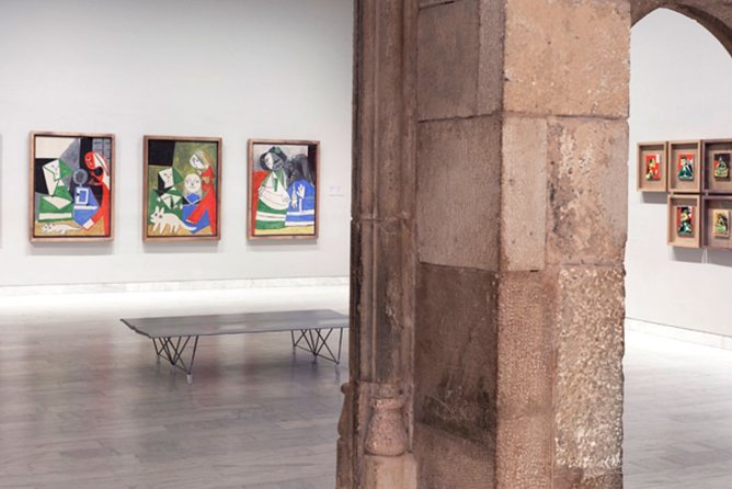Picasso’s Footsteps: Private Tour & Museum - Porxos d’en Xifré: the building where Picasso’s first Barcelona home is pinned