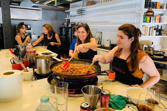 Premium Cooking Class in Designer Loft: Paella & Spanish Tapas - Tasting time by the windows: what you eat after you cook