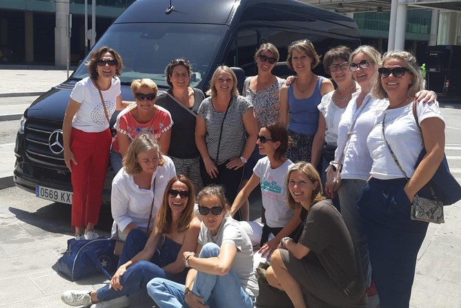 Private 2 Hours Sightseeing Tour in Barcelona - Sagrada Família: photos first, ticket later