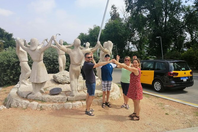 Private 2 Hours Sightseeing Tour in Barcelona - Plaza Espanya, the Museu Nacional area, and Montjuïc Castle