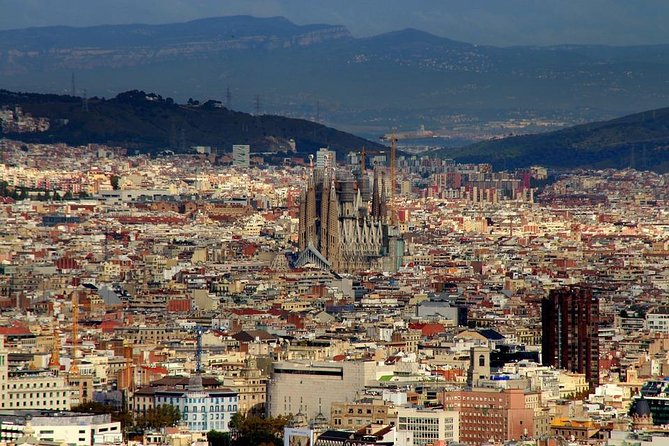 Private 4h Tour Of Camp Nou And Most Emblematic Sites Of Barcelona with pick up - Lunch at Barcelona Royal Polo Club: Plan for Extra Cost