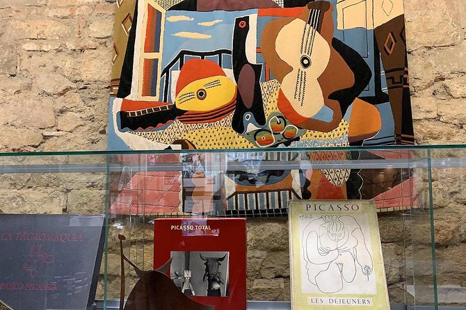 Private Barcelona Art and Tapas Walking Tour with Picasso Museum - Drinks with tapas: how to handle it responsibly