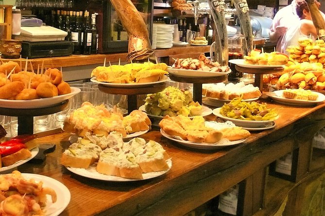 Private Barcelona Art and Tapas Walking Tour with Picasso Museum - Museu Picasso in about an hour: why a shorter museum block can be better