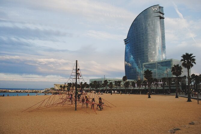 Private Barcelona Bike Tour, Gaudi's Art and Medieval Districts with Local Guide - Guide notes: pacing, communication, and keeping it safe