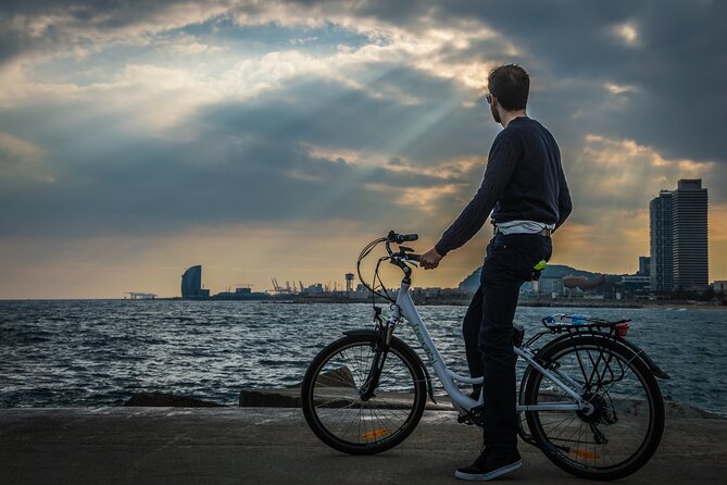Private Barcelona E-Bike Photography Tour - Meeting point and starting at 10:00am: the timing that helps your photos