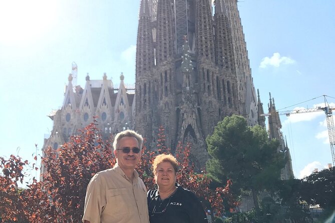Private Barcelona Highlights: Gothic Sagrada Familia & Park Güell - Key things to know before you go