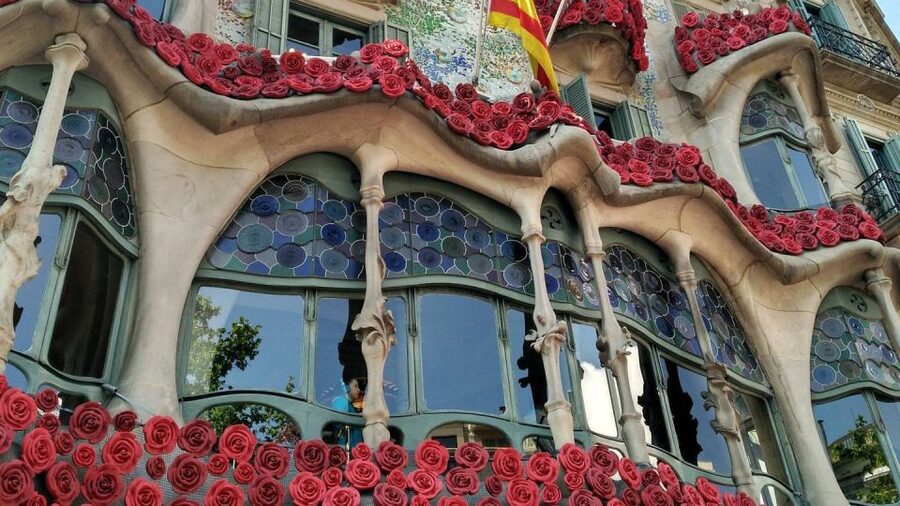 Private Barcelona Modernism and Gaudí Walking Tour - Value: what $21 buys you in Barcelona