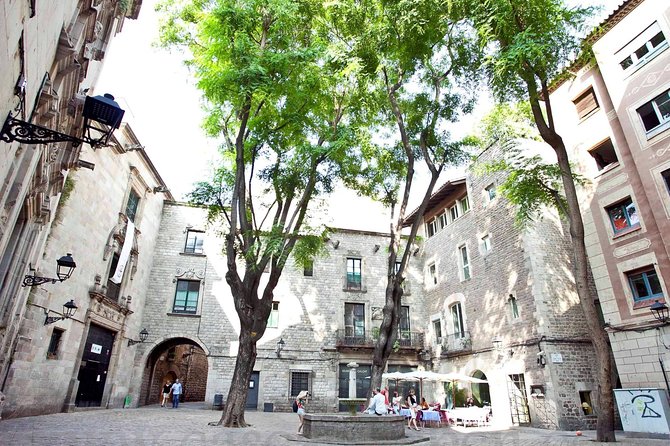 Private Barcelona Old Town and Gothic Quarter Walking Tour - Entering Ciutat Vella: Roman Barcelona to medieval streets
