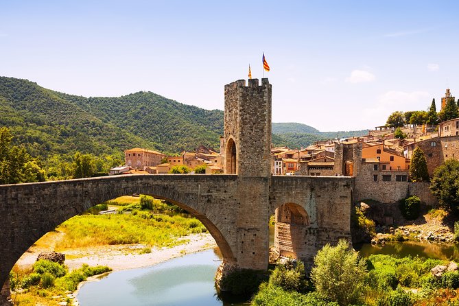 Private Besalú & 3 Medieval Towns Tour with Hotel PickUp from Barcelona - Guide quality is the hidden engine of this tour