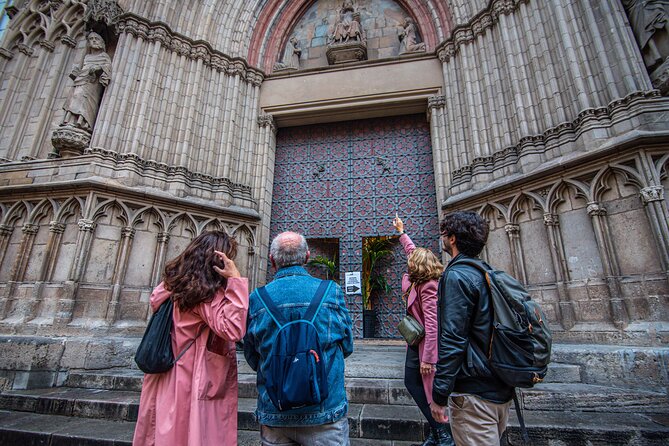Private Best of Barcelona with Sagrada Familia & Park Güell visit - Catalan Gothic Churches: Santa Maria del Pi and Barcelona Cathedral