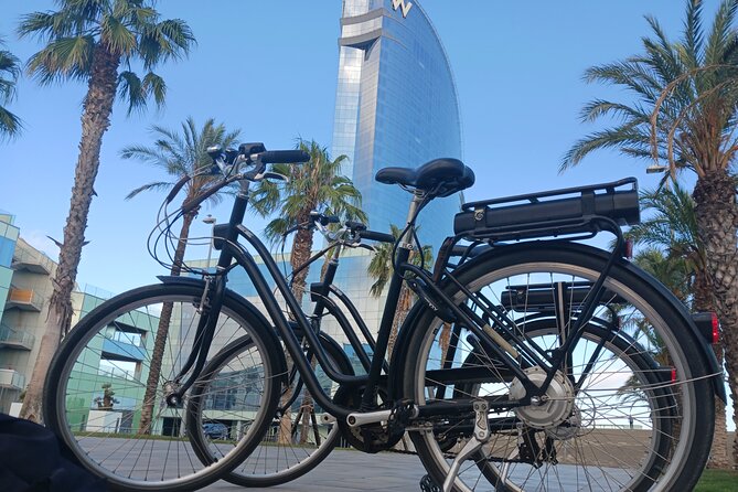 Private Bike or E-bike Tour Starting from your Hotel - Stop 4: El Born streets and Santa Maria del Mar from the outside