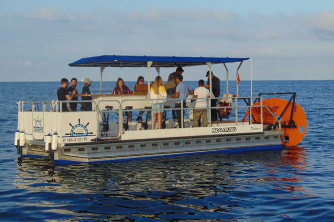 Private Boat rental - Pedal Cruises Barcelona - Cycle Boat - Drinks and Bluetooth music: how to plan your group vibe
