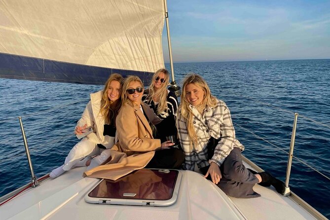 Private Boat Trip in Barcelona with Snacks and Drinks - Port Vell and the old harbour: the best way to start your sail