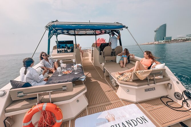 Private Charter in Catamaran Alexa by Barcelona 12 pax 2/4/8 HS - Size, Comfort, and Choosing the Right Group Mix