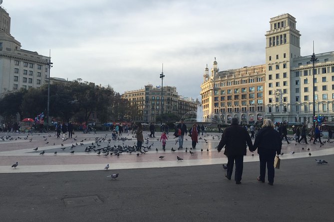 Private Customized Barcelona Tour by Mercedes VIP Bus and Personal Expert Guide - Mercat de la Boqueria: A Market Visit That Doesn’t Feel Random