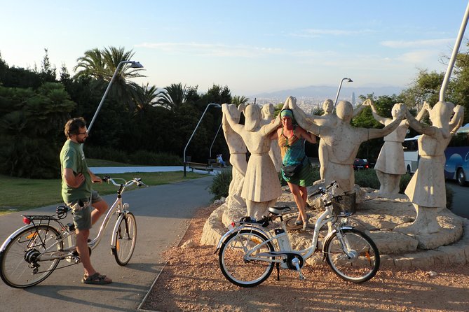 Private Electric Bike Guided Tour in Barcelona - Barri Gòtic in 30 minutes: narrow lanes, Roman-and-medieval traces