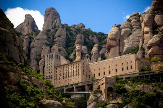 Private Montserrat, Gaudi and Modernism Day Trip from Barcelona - Montserrat Views, Funicular Options, and Museum Time