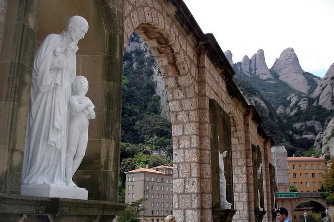 Private Montserrat with Lunch and Wine Tasting from Barcelona - Key points to know before you go