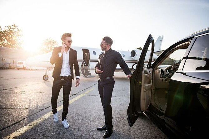 Private One-way Airport Transfer Barcelona Airport to Barcelona - Finding Your Driver Fast at Barcelona-El Prat (BCN)
