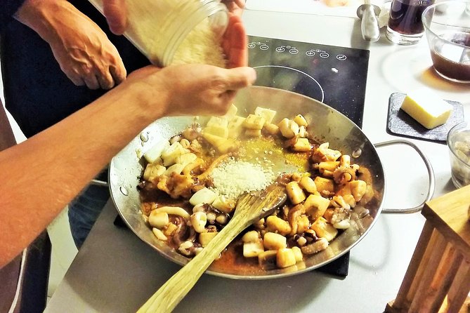 Private Paella class, Tapas, full menu and Sangria workshop - Sangria workshop: the drink part of Spanish cuisine