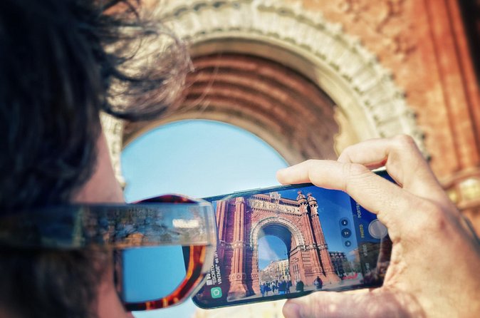 Private (Phone) Photography Class in Park & Old Town - Parc de la Ciutadella: composition drills in the park